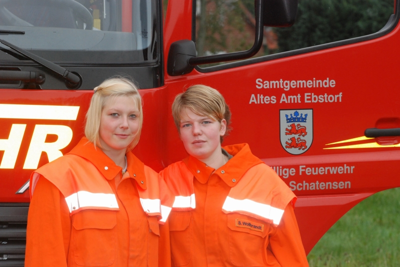 Ehrenurkunde der Samtgemeinde Ebstorf für Sarah Wohnsen  und Steffi Wollbrandt