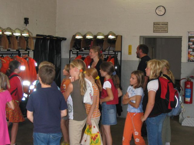 Brandschutzerziehung mit der 3. Klasse Grundschule Wriedel